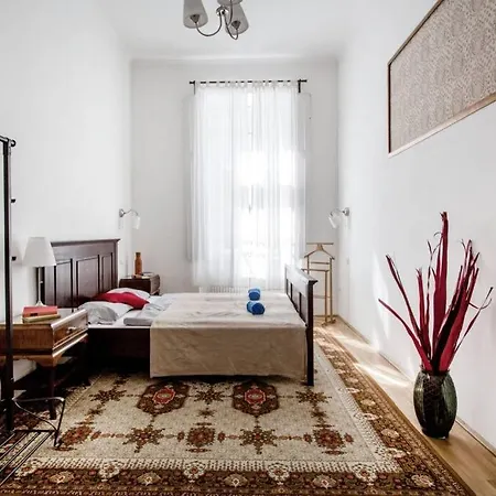 In Historical Building With Free Private Parking