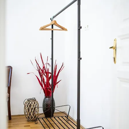 In Historical Building With Free Private Parking Lejlighed