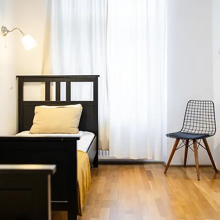 Lejlighed In Historical Building With Free Private Parking