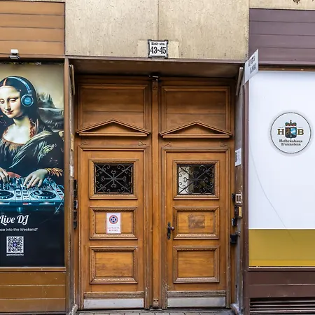 In Historical Building With Free Private Parking Lejlighed Budapest