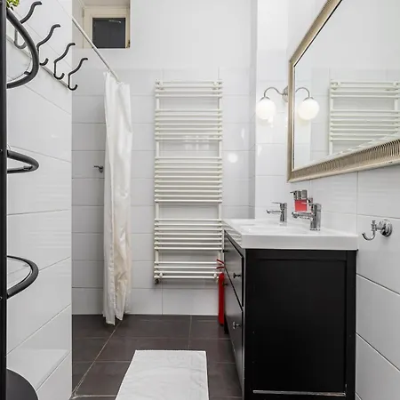 In Historical Building With Free Private Parking Lejlighed *