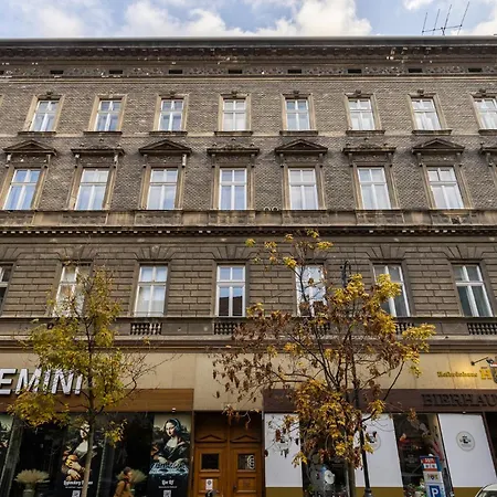 Lejlighed In Historical Building With Free Private Parking