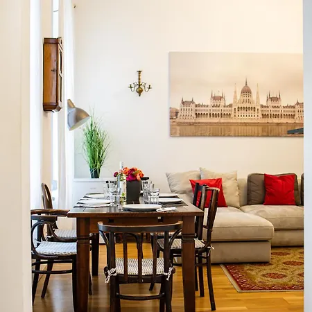 In Historical Building With Free Private Parking *