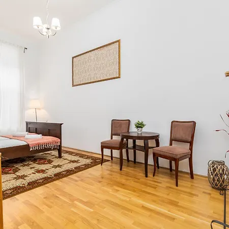 In Historical Building With Free Private Parking *