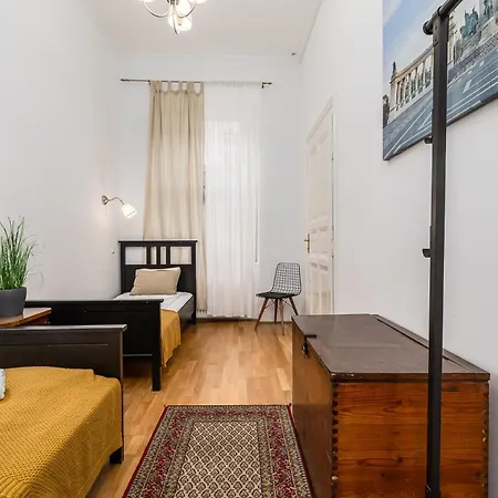 In Historical Building With Free Private Parking *