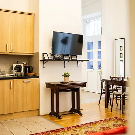 In Historical Building With Free Private Parking *