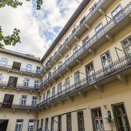 In Historical Building With Free Private Parking