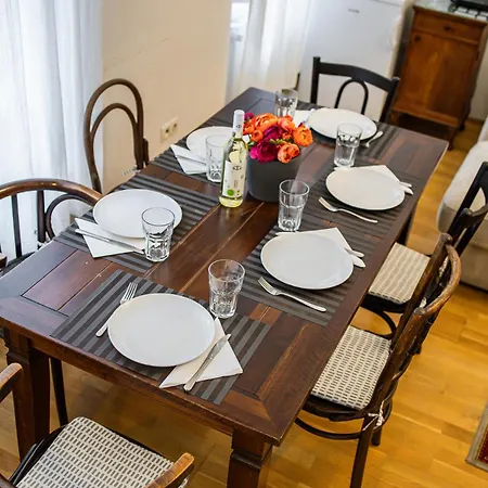 Lejlighed In Historical Building With Free Private Parking