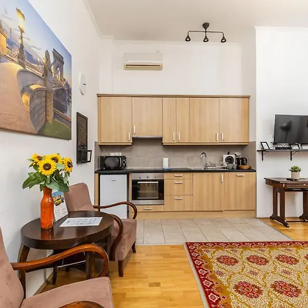 In Historical Building With Free Private Parking Lejlighed *