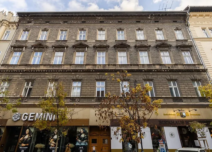 Apartment In Historical Building With Free Private Parking