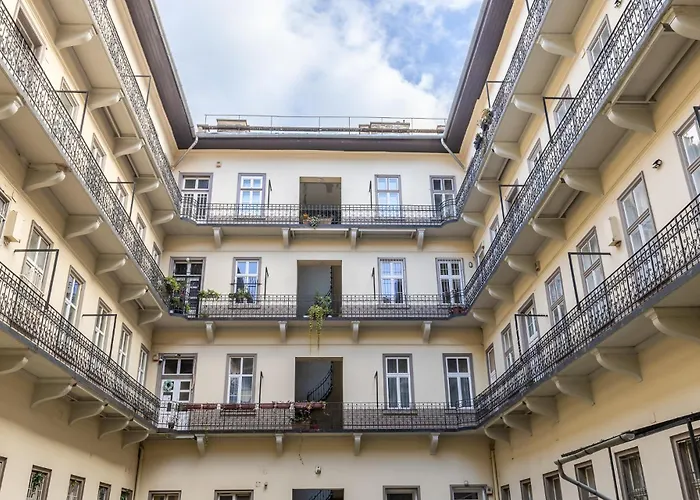 In Historical Building With Free Private Parking Apartment