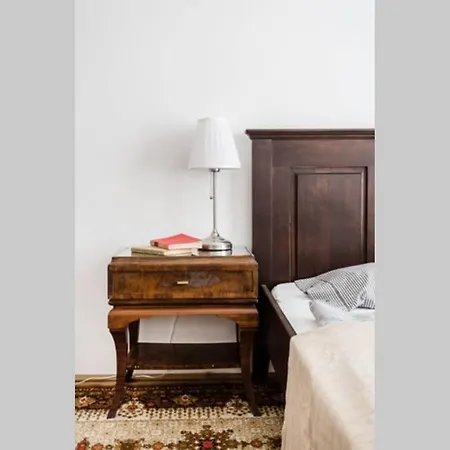 In Historical Building With Free Private Parking דירה *