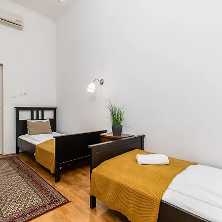 In Historical Building With Free Private Parking *