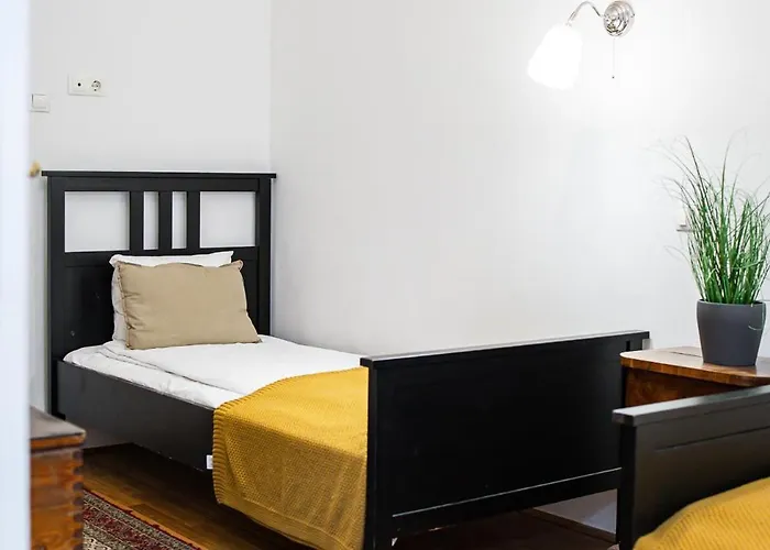 In Historical Building With Free Private Parking Apartman *