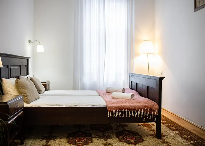 Apartman In Historical Building With Free Private Parking Budapest