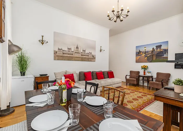 In Historical Building With Free Private Parking Apartman Budapest